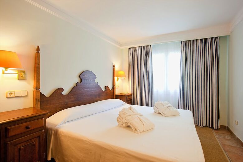 Hotel Cala Sant Vicen�