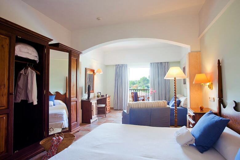 Hotel Cala Sant Vicen�