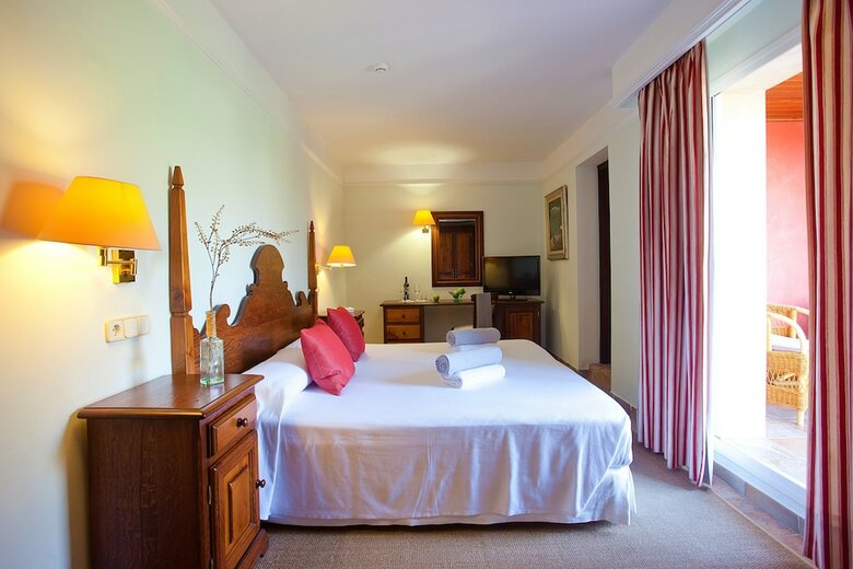 Hotel Cala Sant Vicen�
