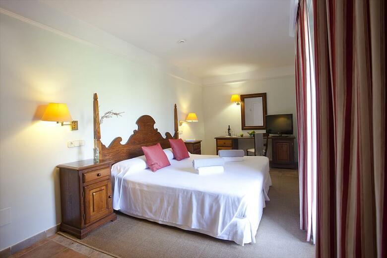 Hotel Cala Sant Vicen�
