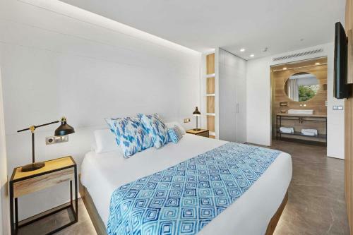 Hotel Bah�a Suites Camp De Mar