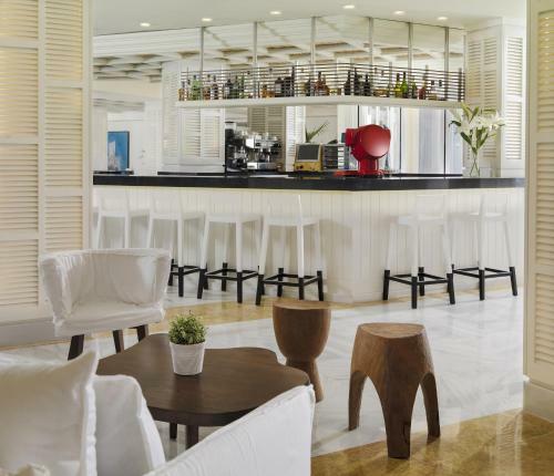 Hotel H10 Blue Mar - S�lo Adultos