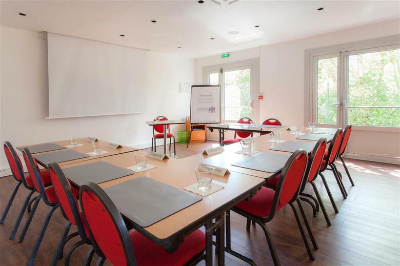 Hotel Campanile Chambray Les Tours