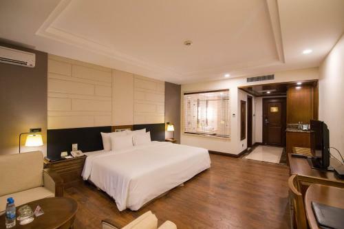 Sai Gon Ha Long Hotel