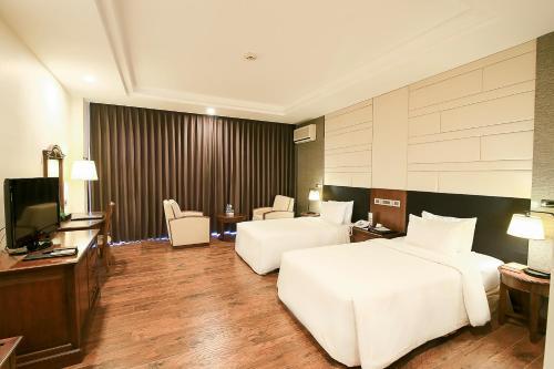 Sai Gon Ha Long Hotel