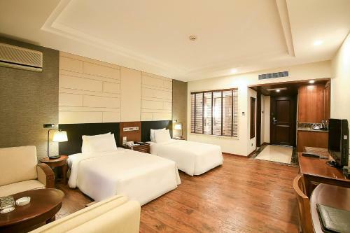 Sai Gon Ha Long Hotel
