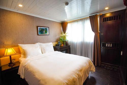 Halong Paloma Cruise