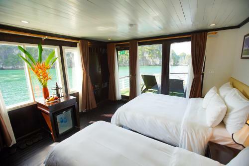 Halong Paloma Cruise