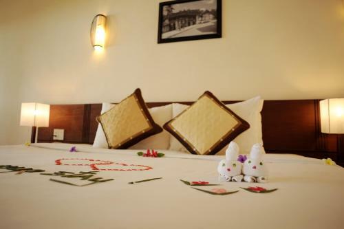 Hotel Vinh Hung Riverside Resort & Spa