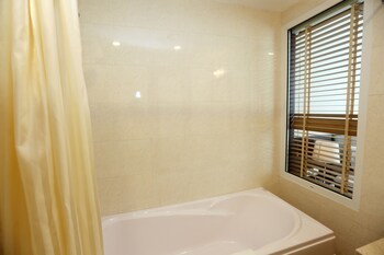 Lenid Hanoi Hotel