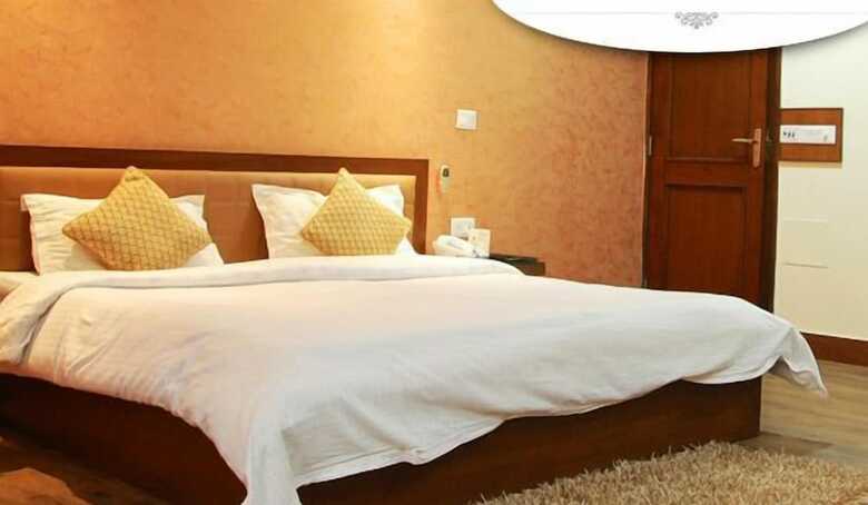 Hotel Chirag Residency