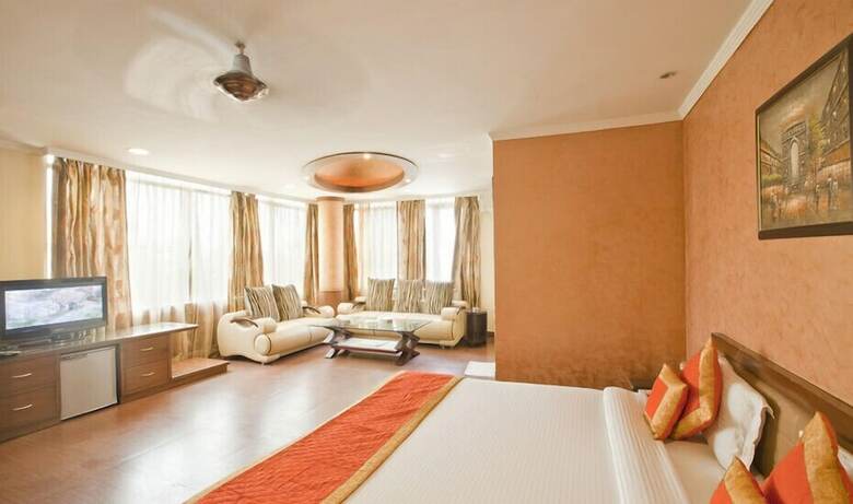 Hotel Chirag Residency