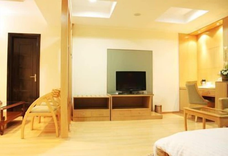 Hotel Chirag Residency