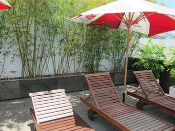 Nhi Phi Hotel
