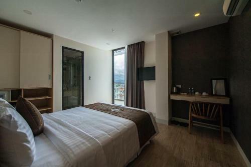 Daisy Hotel