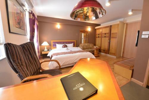 Golden Sun Villa Hotel