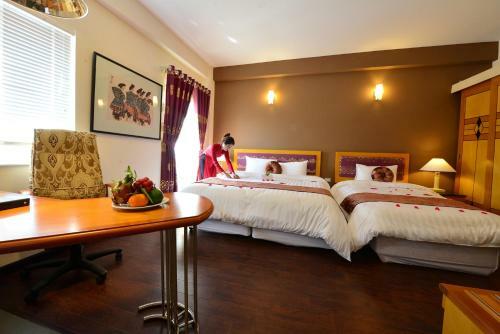Golden Sun Villa Hotel