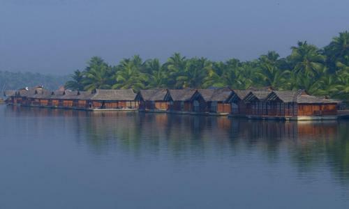 Hotel Poovar Island Resort