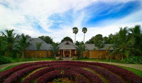 Hotel Poovar Island Resort