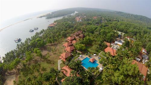 Hotel Poovar Island Resort