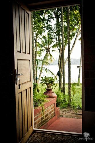 Hostal Ashtamudi Villas