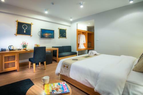 Sunny Mountain Hotel