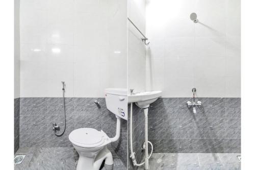 Hotel Fabexpress Gandharva Residency