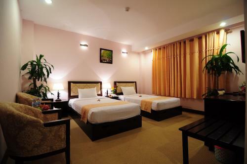Dong Kinh B Hotel
