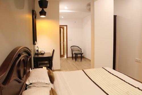 Hotel The Park Residency