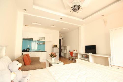 Smiley Apartment 3