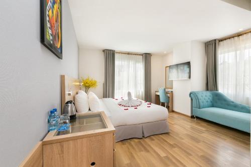 A & Em - Le Prince Hotel