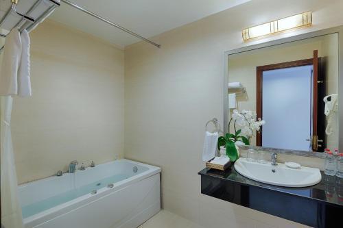 Silverland Central Hotel & Spa