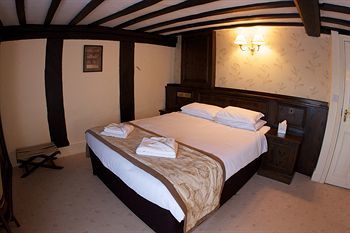 Tudor House Hotel - Guest House