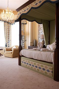 Tudor House Hotel - Guest House