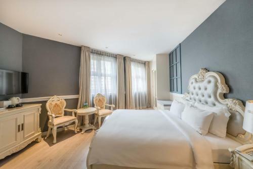 Hotel A & Em - 280 Le Thanh Ton