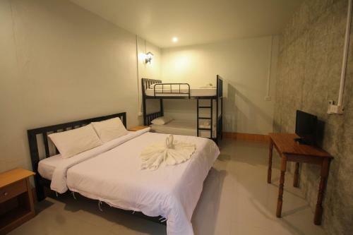 Koh Jum Hostel