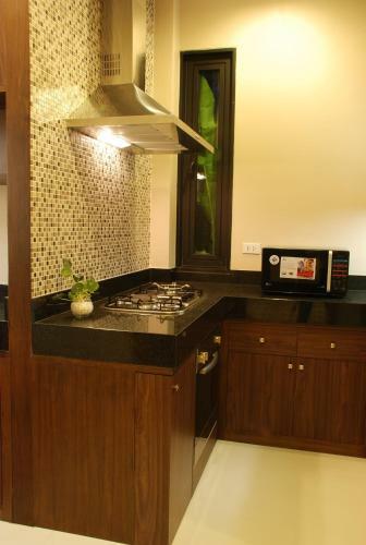 Hostal 4 House Residence