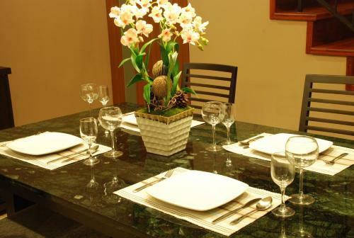 Hostal 4 House Residence