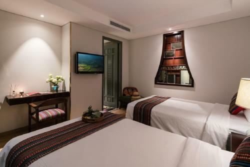 Au Lac Hotel