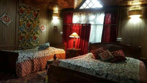 Akbar Group Of Heritage Houseboats
