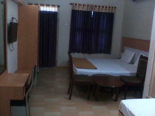 Hotel Pasuparthy Residency