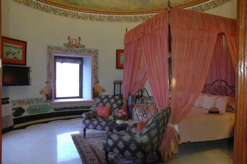 Hotel Shiv Niwas Palace - Grand Heritage