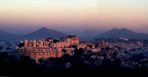 Hotel Shiv Niwas Palace - Grand Heritage