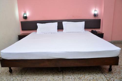 Gautam Hotel