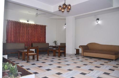 Gautam Hotel