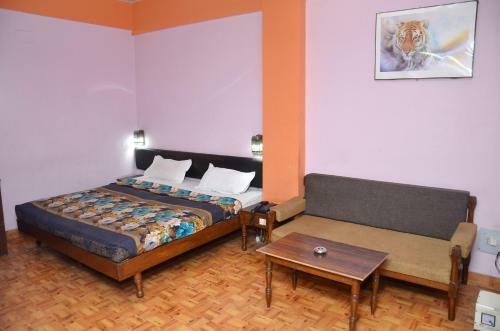 Gautam Hotel