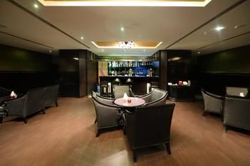 Hotel Oyo Premium Ramavarappadu Circle