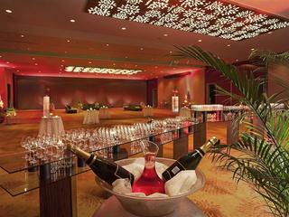 Hotel Novotel Visakhapatnam Varun Beach