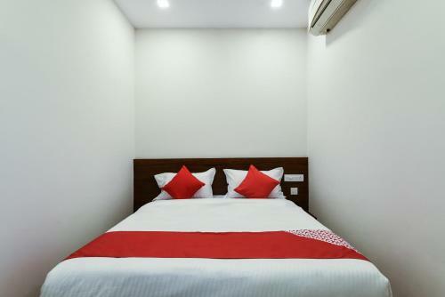 Hotel Blue Moon