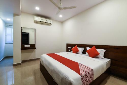 Hotel Blue Moon